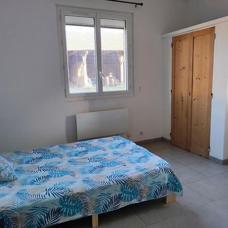 Appartement Dans Partie De Mas En Camargue Arles Extérieur photo