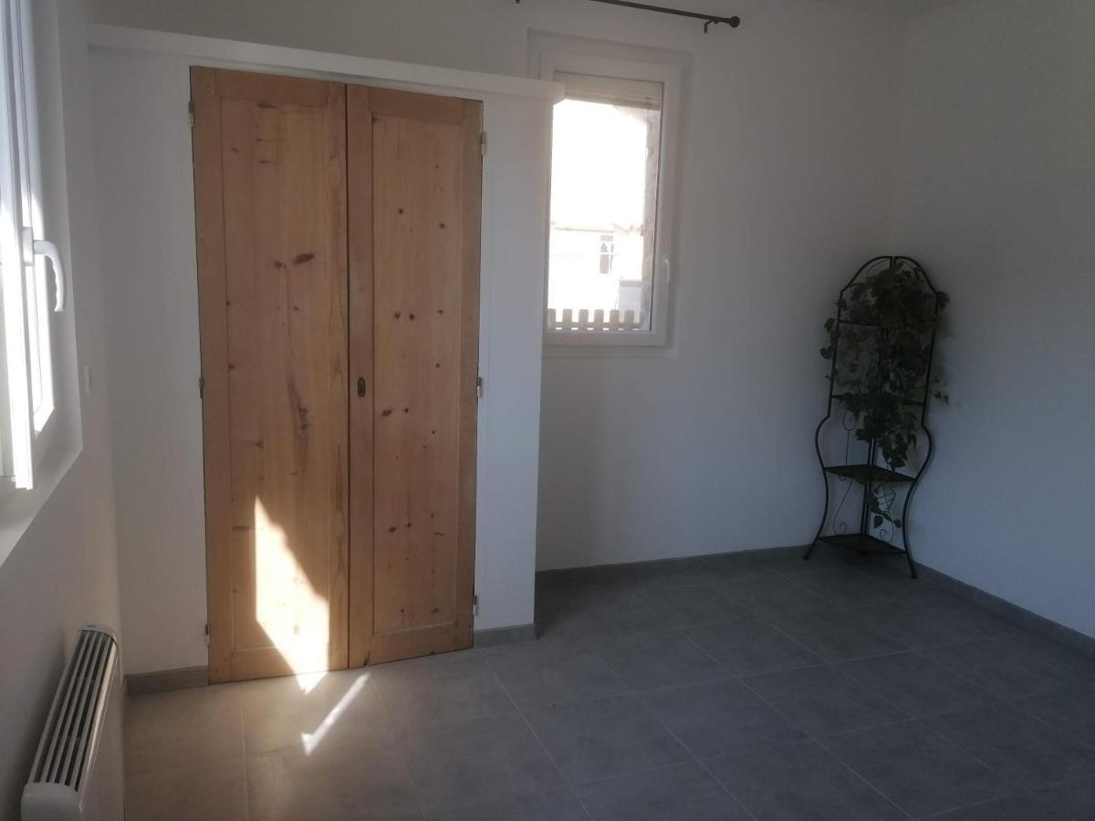 Appartement Dans Partie De Mas En Camargue Arles Extérieur photo